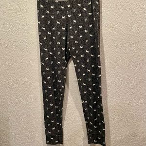 Victoria’s Secret Pink pj bottoms, gray with white dog.& letter P. Size Medium